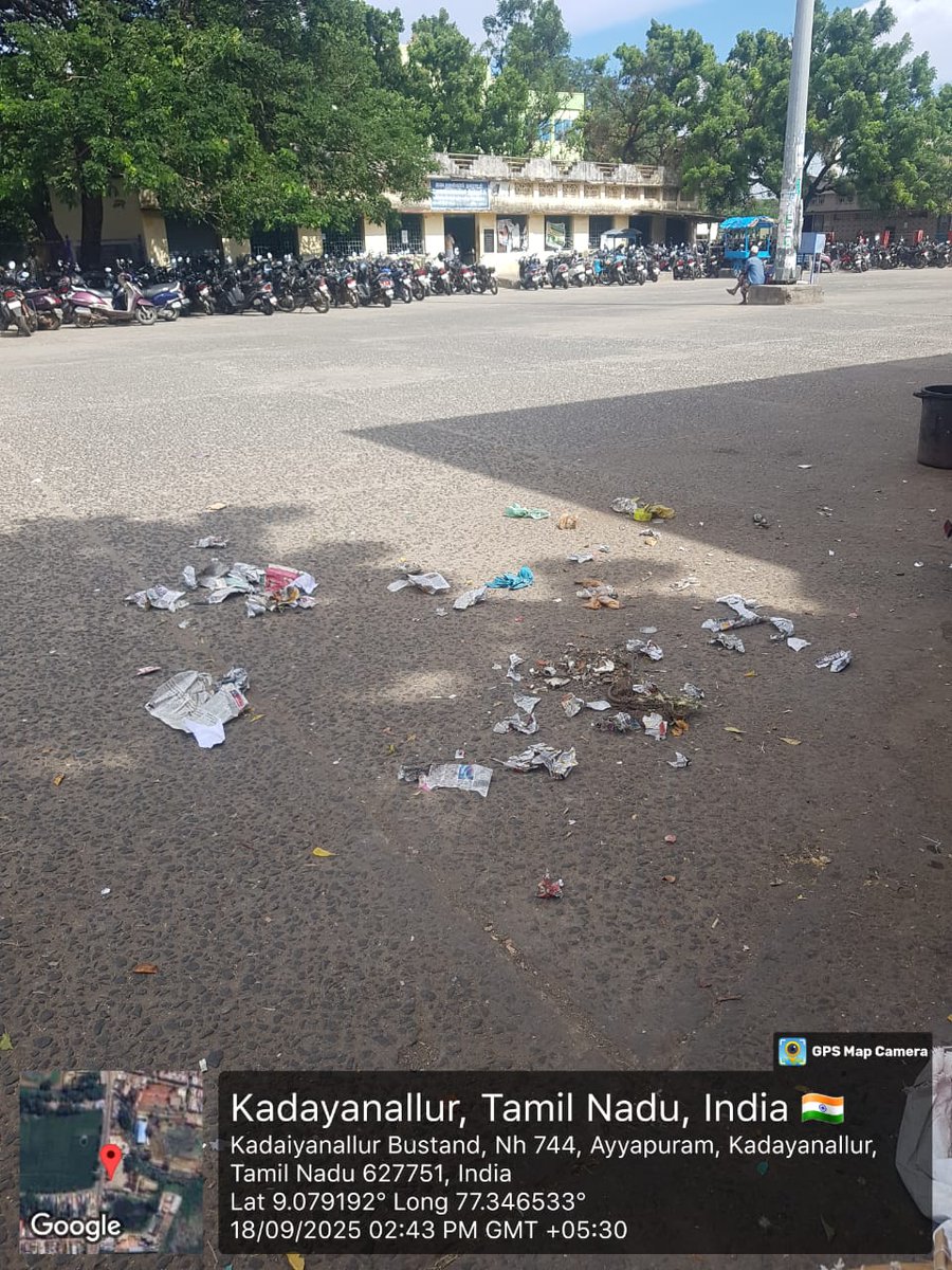 commissionerkd1's tweet photo. Swatchatha hi sewa activity kadayanallur municipality 
#SHS2025, #SwachhataHiSeva2025  #Swachhotsav
 @MAWSTamilNadu @SwachhBharatGov @SbmRdmaNellai @SwachhBharat @MoHUA_India @MoJSDDWS https://t.co/RJUDBLu1Ce