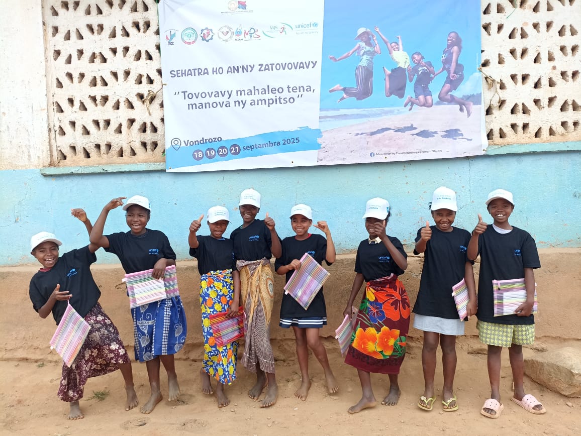 UNICEFMada's tweet image. 📢 The Girls’ Empowerment &amp;amp; Employability Forum kicks off today in Vondrozo! Over 200 girls, in and out of school, will spend 4 days learning, sharing, and exchanging experiences. #GirlsEmpowerment