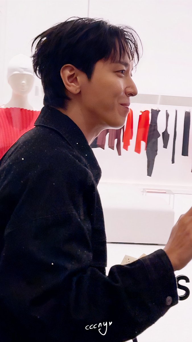 Cccry_yh's tweet photo. 👋🏻 

#정용화
#JUNGYONGHWA https://t.co/dCnPo7CNHo