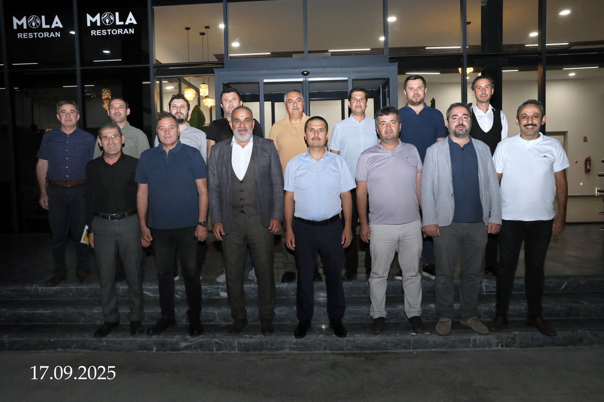 TC_acipayam_'s tweet photo. İlçemizde uzun süre öğretmenlik ve idarecilik yapıp 2018 yılından itibaren Acıpayam İlçe Milli Eğitim Müdürlüğü görevini yürüten ve bu görevden emekli olan Sayın Süleyman İZGİ için Kaymakamımız Sayın Ramazan CANKALOĞLU tarafından veda yemeği verildi. https://t.co/Q9B2XHUhN4