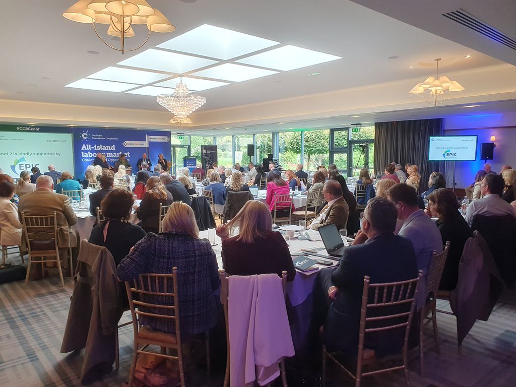 OsborneTweets's tweet photo. Full house at the annual @CCBSCrossBorder conference. Big conversations about the challenges of working across the border. #CCBCconf https://t.co/ST64pRYSnr