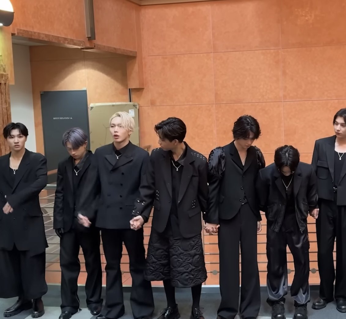 orange71900186's tweet image. ゴイライだけずっと繋いでるやん🫠って思ったら
🔥「1回離さない？(笑)」で笑ったWWWWWWほんと仲良いな
 #THELASTPIEACE  #ラスピ