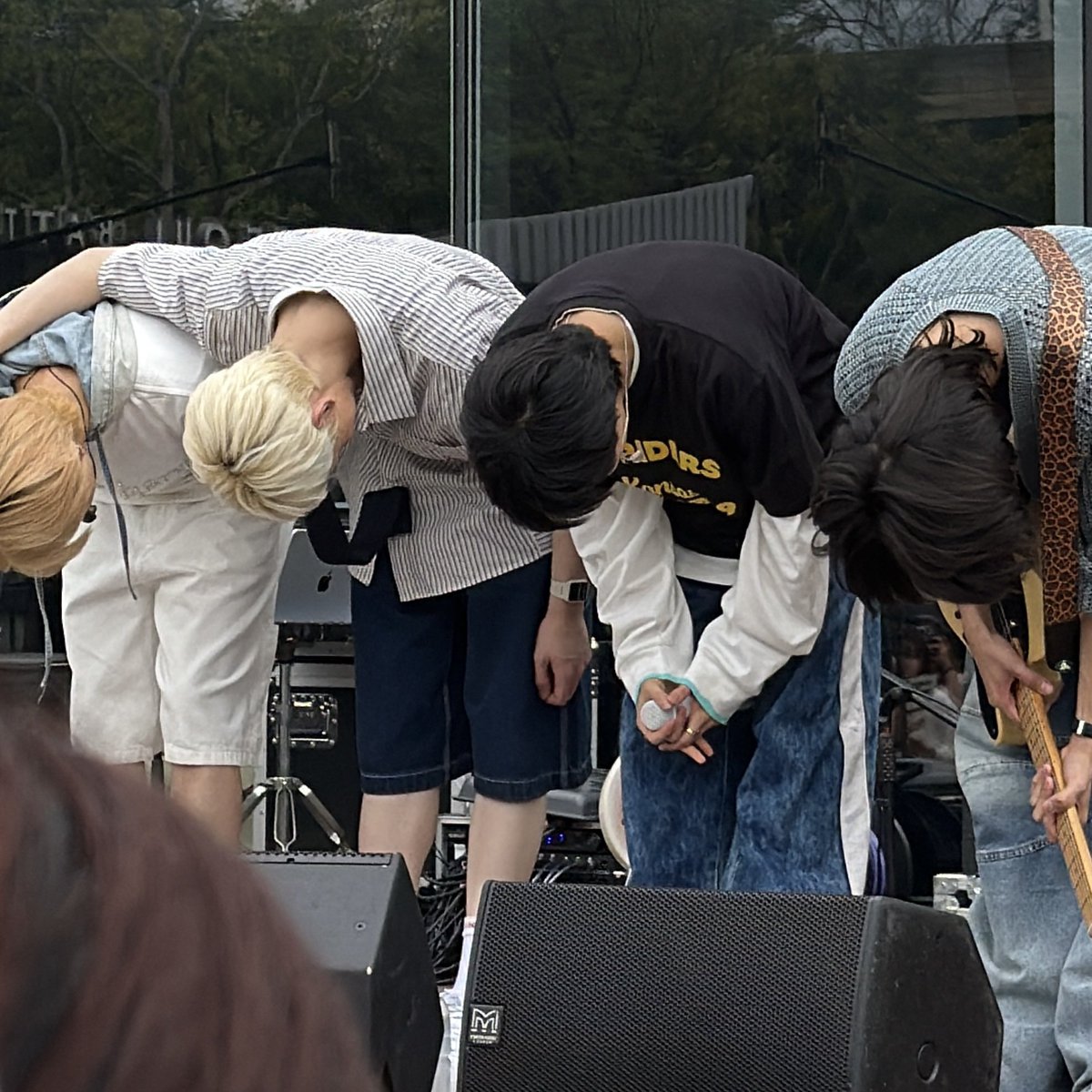 ddoduda's tweet photo. 팔척 남자아기들이 90도로 인사하묜 …. https://t.co/8lOIHo2TrL