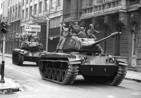 De duizend dagen van de Volkseenheid in Chili: waarom zegevierde de staatsgreep?

De mislukking van Allende en de Unidad Popular biedt de gelegenheid om controverses die de hele geschiedenis van de sociale strijd hebben getekend, opnieuw te bekijken
grenzeloos.org/content/de-dui…