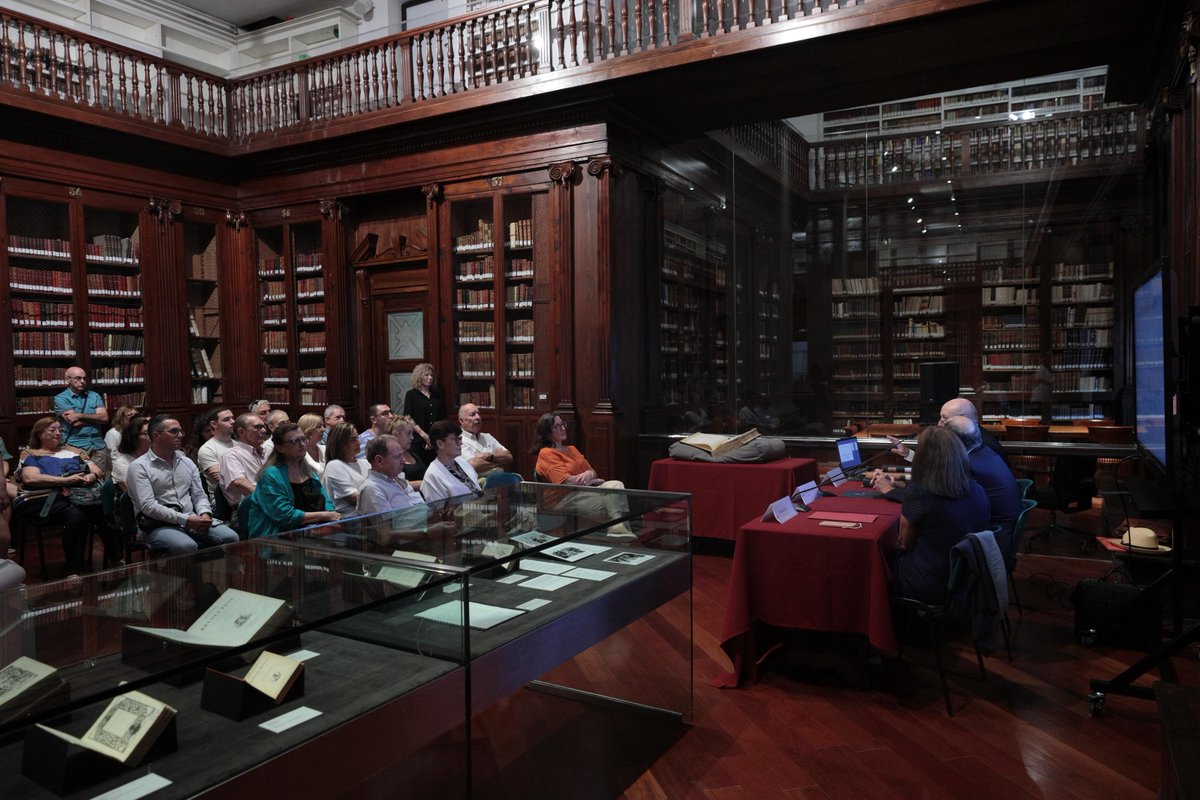 #UV 📜 La Biblioteca Històrica presenta una miscel·lània jurídica amb versions dels Furs del Regne de València dels segles XV i XVI.
Més info: f.mtr.cool/wiodgumnbz