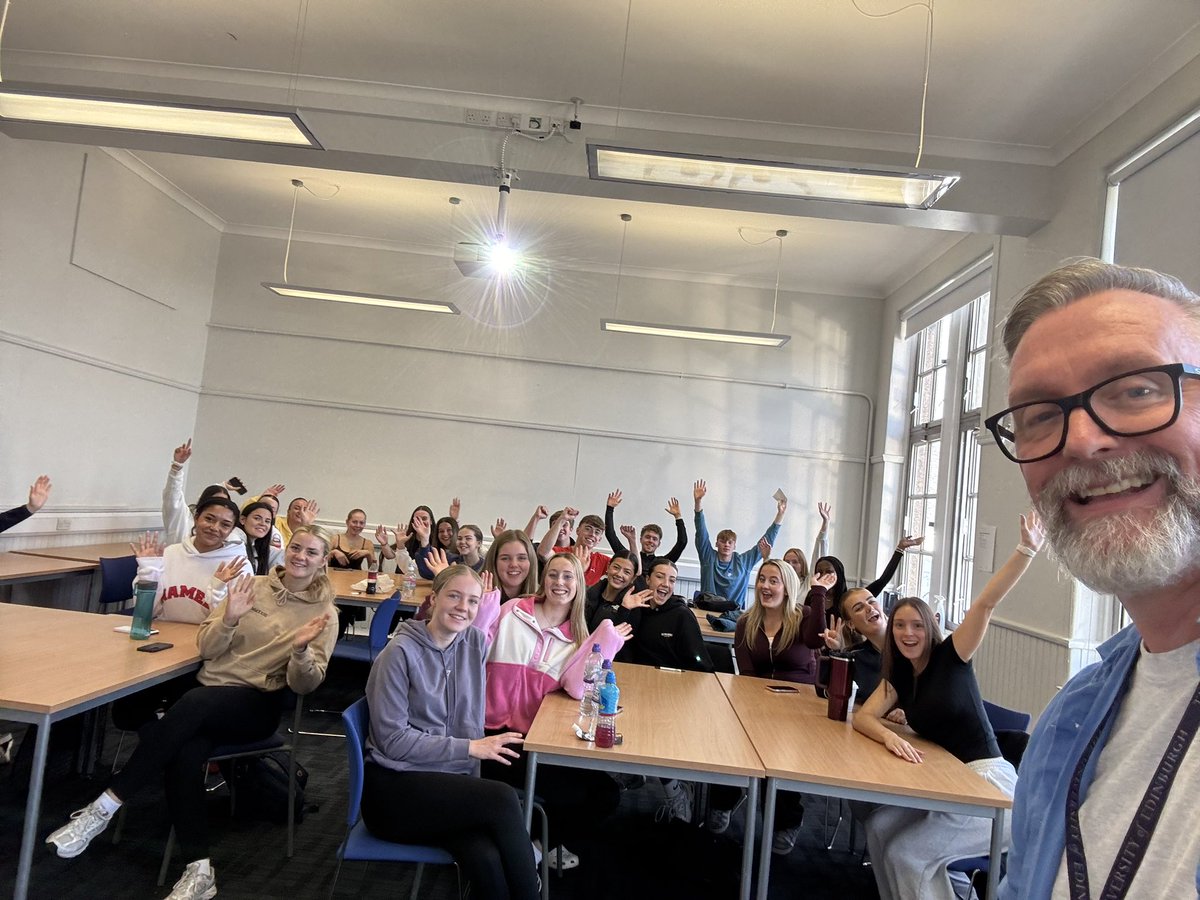 Some of our 2nd Year EdBudds mentors
completing their training and looking forward to supporting the new 1st Year
on the <a href="/UoE_PE/">MA(Hons) PE</a> <a href="/MorayHouse/">Moray House School of Education and Sport</a> <a href="/EdinburghUni/">The University of Edinburgh</a> #EdBudds #PeerSupport