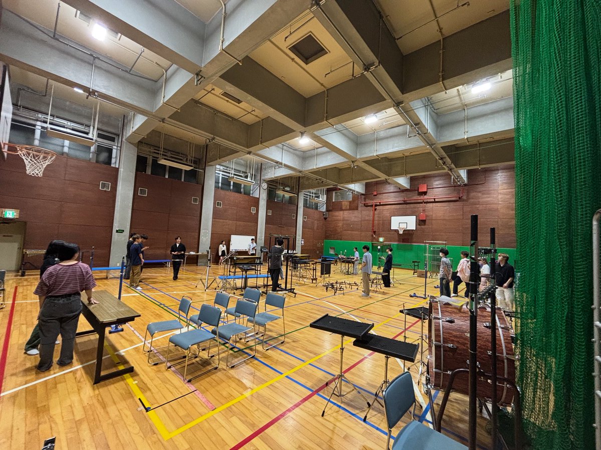 打楽器アンサンブル演奏会まであと10日❗️

今日はセッティングゲネを行いました。

たくさんの楽器の量に圧倒されます...😭
本番もスムーズに転換ができるように頑張ります！