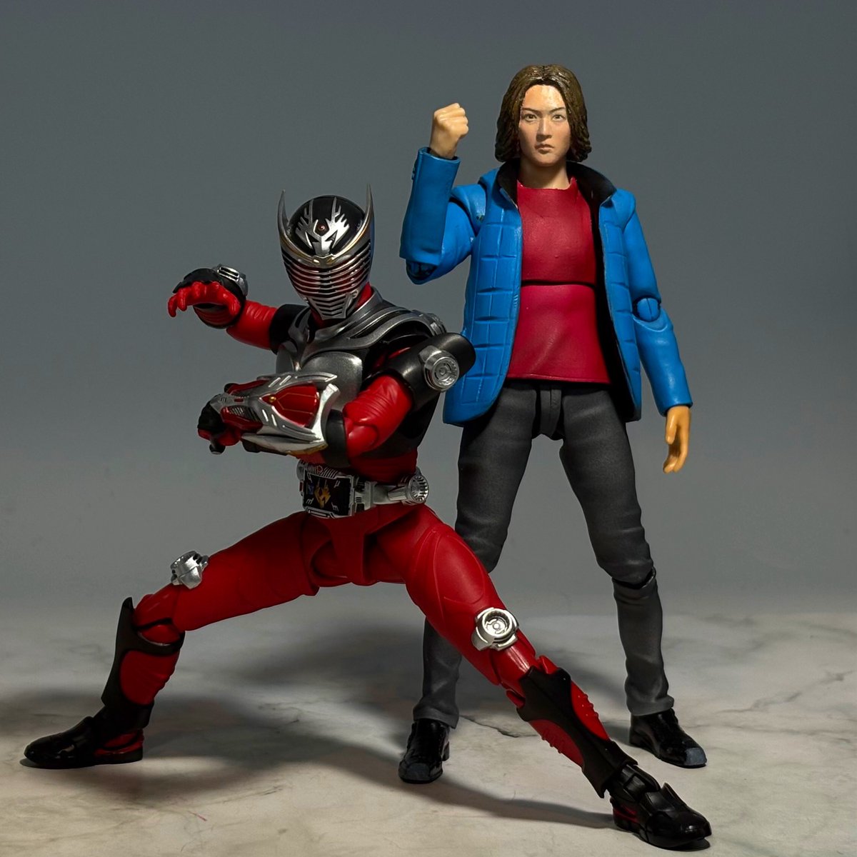 S.H.Figuarts 仮面ライダードライブ 劇場版フィギュアまとめて G1IEw5EaQAAwH7G.jpg