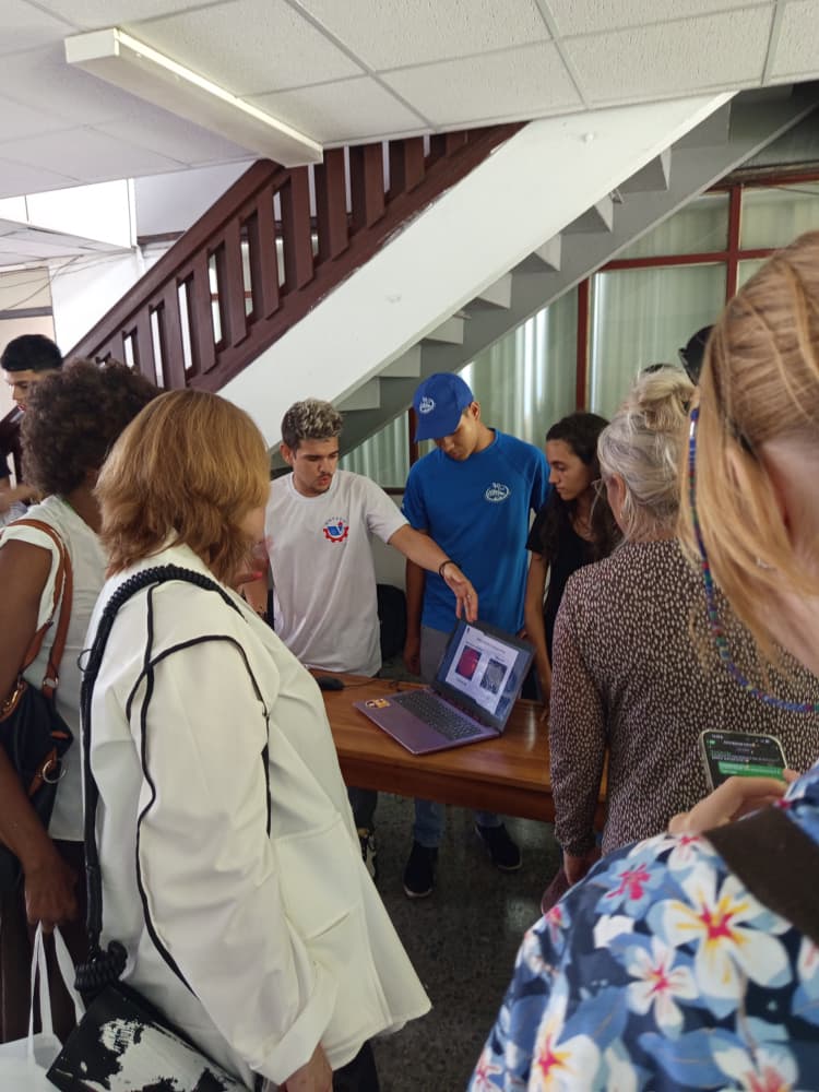 Universidad Tecnológica de La Habana tweet media