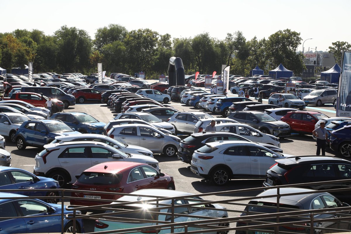 🚗💨 ¡Ya está en marcha la 16ª Feria del Vehículo de Ocasión de Alcobendas!

📍 Hasta el 21 de septiembre, de 11 a 21, en el Parque de Andalucía.
🔑 Desde 2009 por <a href="/AICAempresarios/">AICA - Asociación de Empresarios de Alcobendas</a> junto al Ayuntamiento y la <a href="/ComunidadMadrid/">Comunidad de Madrid</a> , un impulso el crecimiento económico de nuestra ciudad