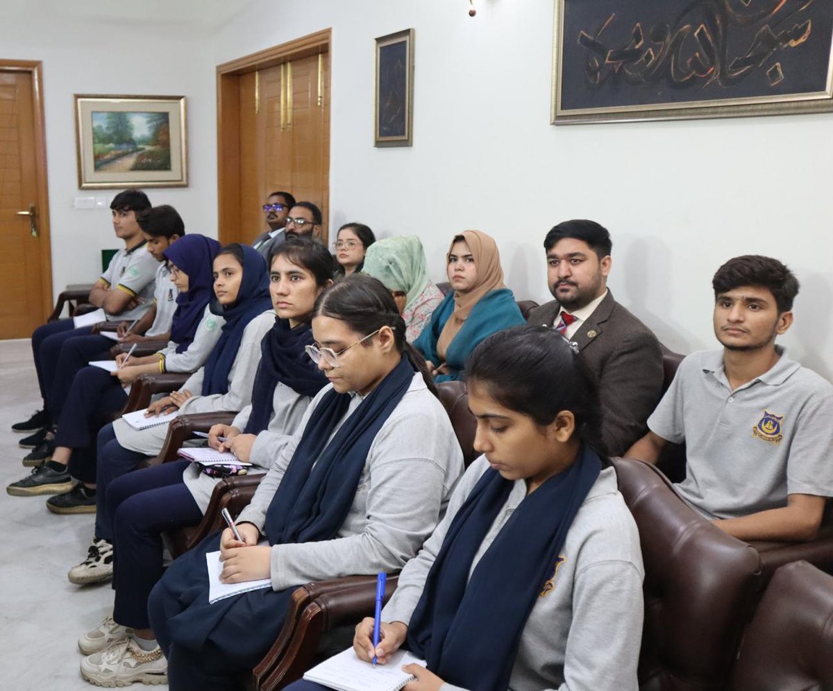 CISSS_Karachi's tweet image. Director General @ISSIslamabad Amb (R) Sohail Mahmood delivered a talk at CISSS on &quot;Pakistan in a Multipolarising World.&quot; Session was attended by Team CISSS, Faculty &amp;amp; Students of NJV School, Akhuwat Sindh.