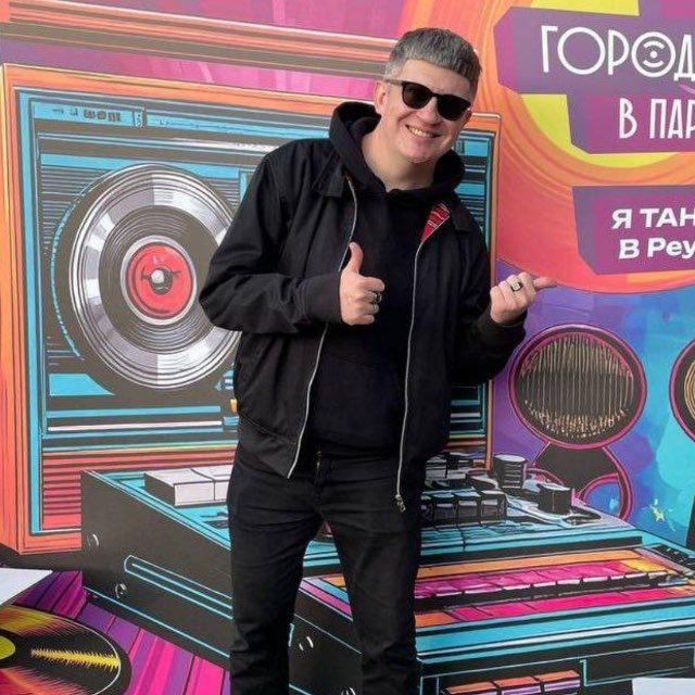 mediazzzona's tweet image. На Владимира Болоболова из Реутова, которого искали три дня в конце августа, завели дело о хранении взрывчатки. Защита сообщила о пытках и фальсификации дела.

В конце августа близкие 37-летнего Владимира Болоболова сообщали о его исчезновении — он вышел в кофейню у дома и не…