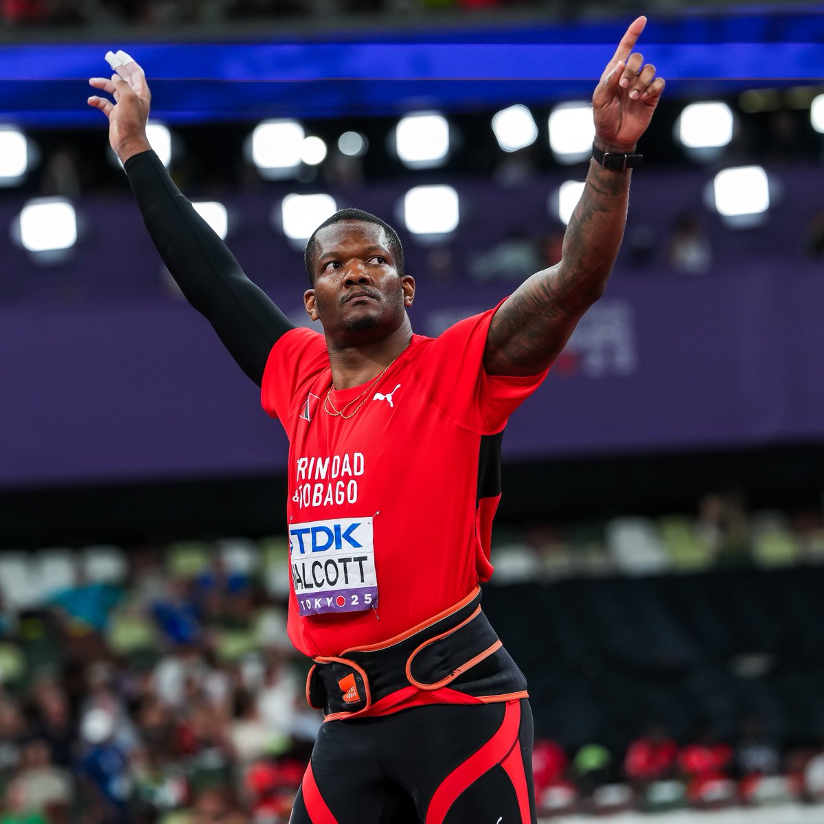 WorldAthletics's tweet image. BACK ON TOP 🤩

🇹🇹’s Keshorn Walcott launches 88.16m to claim his first ever world title in the javelin at #WorldAthleticsChamps 🚀

It’s his first global title since Olympic gold in 2012 😤

#WorldAthleticsChamps