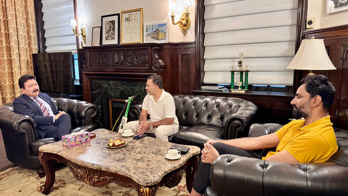 Pakistan Consulate General New York (@pakinnewyork) on Twitter photo CEO of Millat Sporting Goods North America, Mr. Sheryar Hussain, met Consul General Mr. Aamer Ahmed Atozai <a href="/atozai/">Aamer Ahmed Atozai</a>, to explore avenues for expanding 🇵🇰 sporting goods in the U.S. market. Both sides discussed growth, innovation & partnerships to boost bilateral trade. CEO of Millat Sporting Goods North America, Mr. Sheryar Hussain, met Consul General Mr. Aamer Ahmed Atozai <a href="/atozai/">Aamer Ahmed Atozai</a>, to explore avenues for expanding 🇵🇰 sporting goods in the U.S. market. Both sides discussed growth, innovation & partnerships to boost bilateral trade.