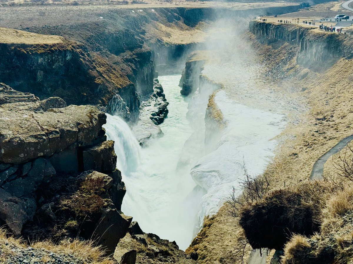 cado's tweet image. golden- #gullfoss #iceland 
inst: @cadoeva 
.
#spring Abril 2025
.
#waterfall #ice #glacier #river #montain #nature #landscape #heritage #road #roadtrip #architecture