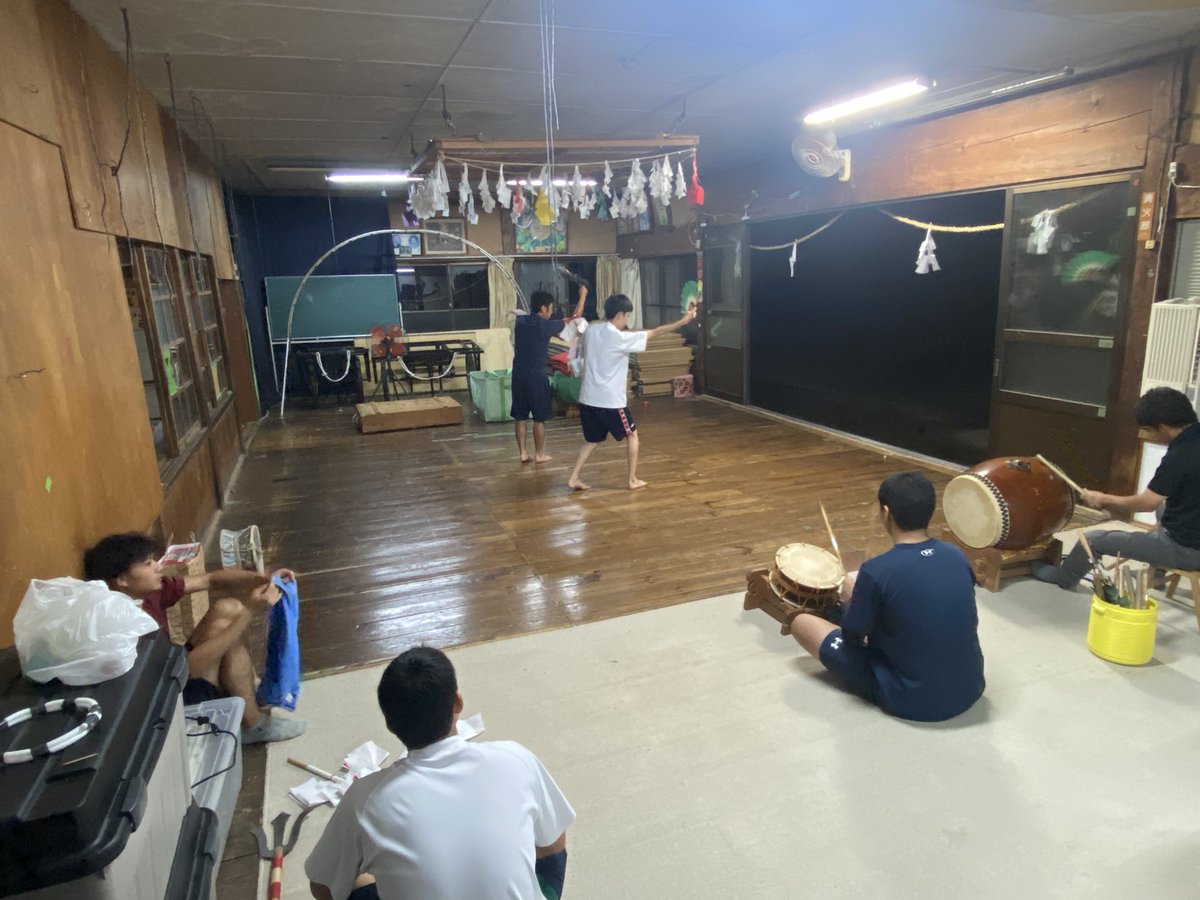 946shachu's tweet photo. 本番前の最終稽古。
若手、ベテラン、融合の素晴らしい空気感です！ https://t.co/XAqv8HjaKT