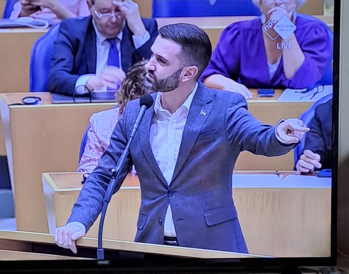 19BiancA08's tweet image. Ach de racist weer aan het woord.. zal zijn vrouwtje ook weer aan het woord komen?! #APB2025