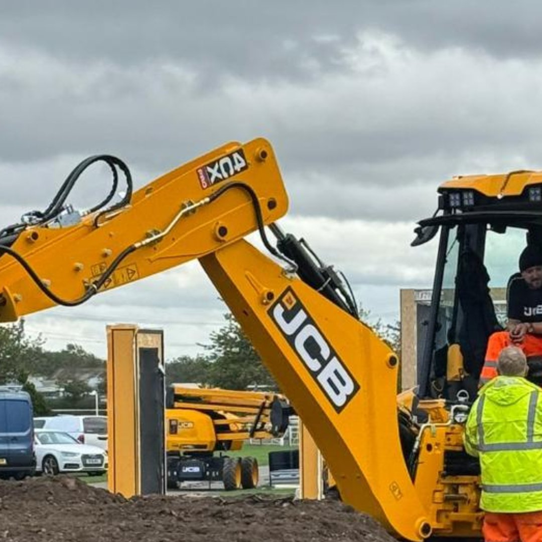 Plantworx2025's tweet image. Get ready to join construction&apos;s elite next week.

✅ Live demos from the world&apos;s biggest brands
 ✅ 300+ leading innovators, including 100+ first-timer
✅ Unbeatable networking
✅ Insights to help shape your 2026 strategy

👉 REGISTER FREE  eu1.hubs.ly/H0n9lv30