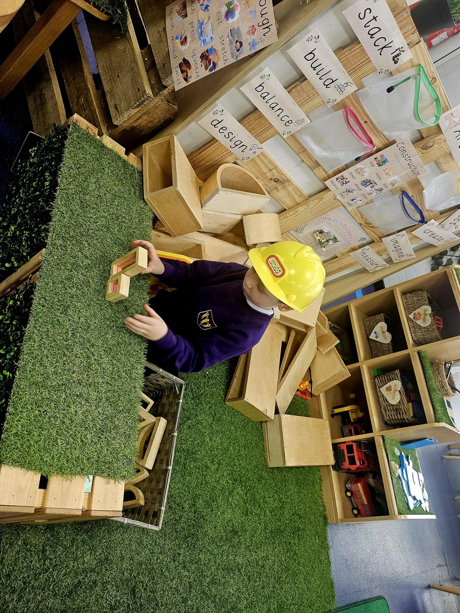 PrimaryElaine's tweet photo. This week Matisse have loved exploring their imagination in their different areas #Constructionarea #smallworld #waterarea #malleable #earlyyears https://t.co/w2vuZ0f9ip