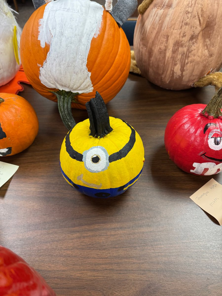 Puskine's tweet image. 🎃✨ Letting the creativity bloom with our Pretty Pumpkins contest! Who knew pumpkins could look this stunning? 🍂🎨 #PrettyPumpkins #FallArt #PumpkinPerfection
