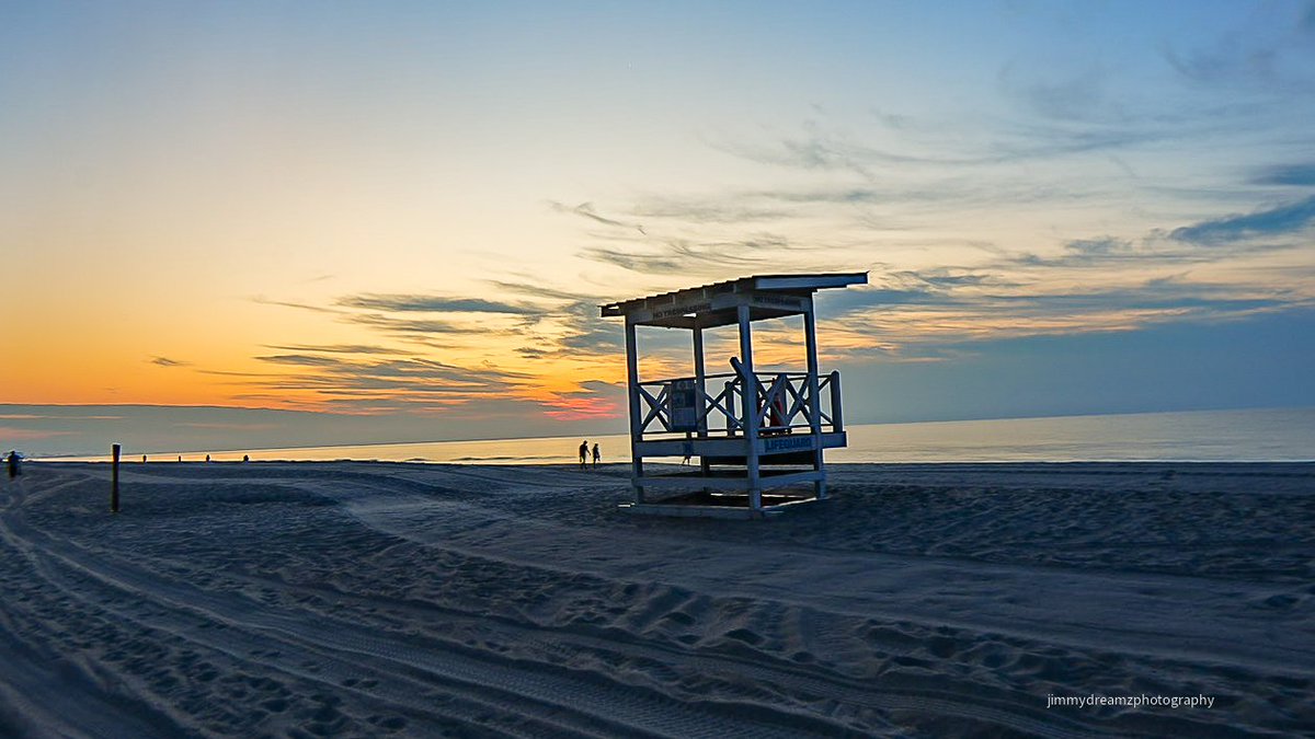 Jimmydreamsmb's tweet image. 9/18 Good morning. On a stay cation to raise funds for local charities with 350 fellow ParrotHeads. 
#Partywithapurpose 😎🦜🎵 #PeaceliveandBuffett❤️ 
@DailyBuffettX @Tim_Yocum @Vikes_Dawgs @Margarillas @EdPiotrowski @AndrewWMBF @LCWxDave @jimmybuffett 
@JimCantore 
@JDSpradlin