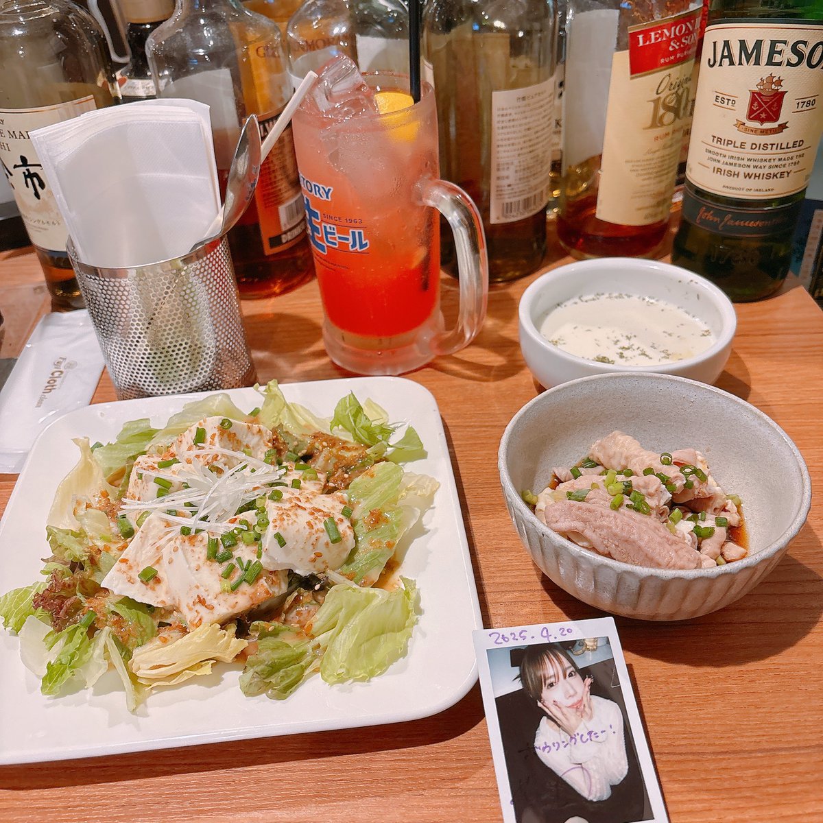 秋葉原honeyhoneyで夜ご飯🥩
酢モツを食べにきました！！！！！！！！！！おいしーーーー！！！！！！！！！！！！！

写真集撮影のときのあいりちゃんのチェキ受け取ったんだけど可愛過ぎてどうにかなりそう星から落っこちちゃったお姫様なのかな🥹🫶🫶🫶🫶🫶🫶🫶🫶🫶(一旦載せないスタイル)