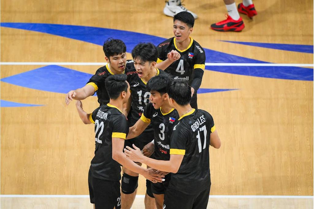 volleytrails's tweet photo. SO CLOSE. 💔🇵🇭

Alas Pilipinas came just a step away from making history, falling short against 4-time Asian champions 🇮🇷 Iran in a five-set thriller for a spot in the Round of 16.

While the dream run ends here, this campaign is still something to be proud of, it showed the world how much Philippine men’s volleyball has improved and how bright the future is for our team. 🌟

Mabuhay, Alas Pilipinas! 💪👏

#VolleyballWorldChampionship #MWCH2025 #Philippines2025 #AlasPilipinas #volleyball
📸 @volleyballworld