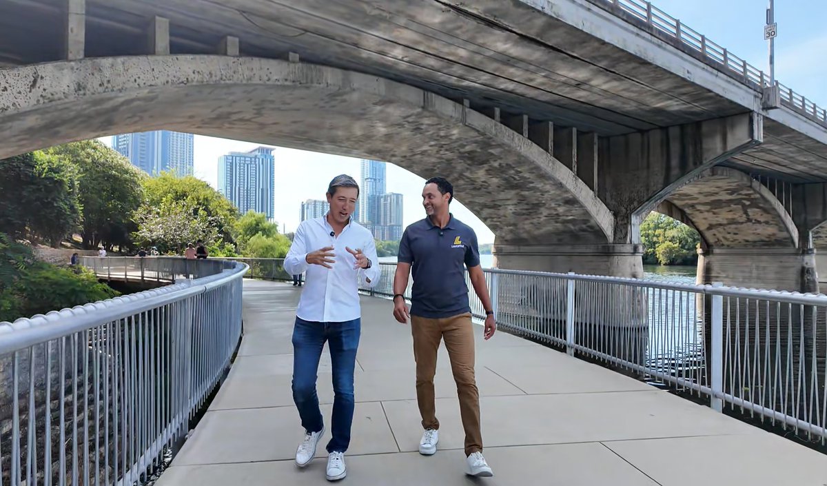 CXTSoftware's tweet image. Podcast incoming  🎥 🎧 

Andy Tryba had the chance to catch up with the Last2First Podcast to discuss all things CXT, logistics industry trends, the future of AI in the TMS space, and much more. Stay tuned! 

#finalmile #couriers #logisticstech #autonomousTMS