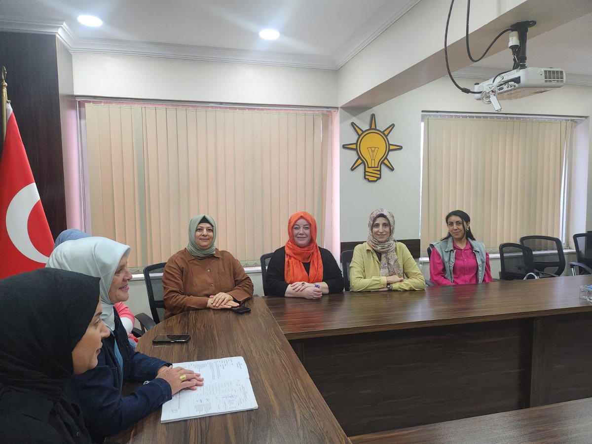 sapanca_akkadin's tweet photo. Haftalık olağan yürütme ve yönetim kurulu toplantımızı İlçe Kadın Kolları Başkanımız Sayın Arzu Akçay başkanlığında ve İl koordinatör yardımcımız Sayın Tuğba Saçıntı'nın katılımıyla gerçekleştirdik. 
Toplantımız hayırlara vesile olsun. 

@tugbaisikercan https://t.co/NTXrsrrxG6