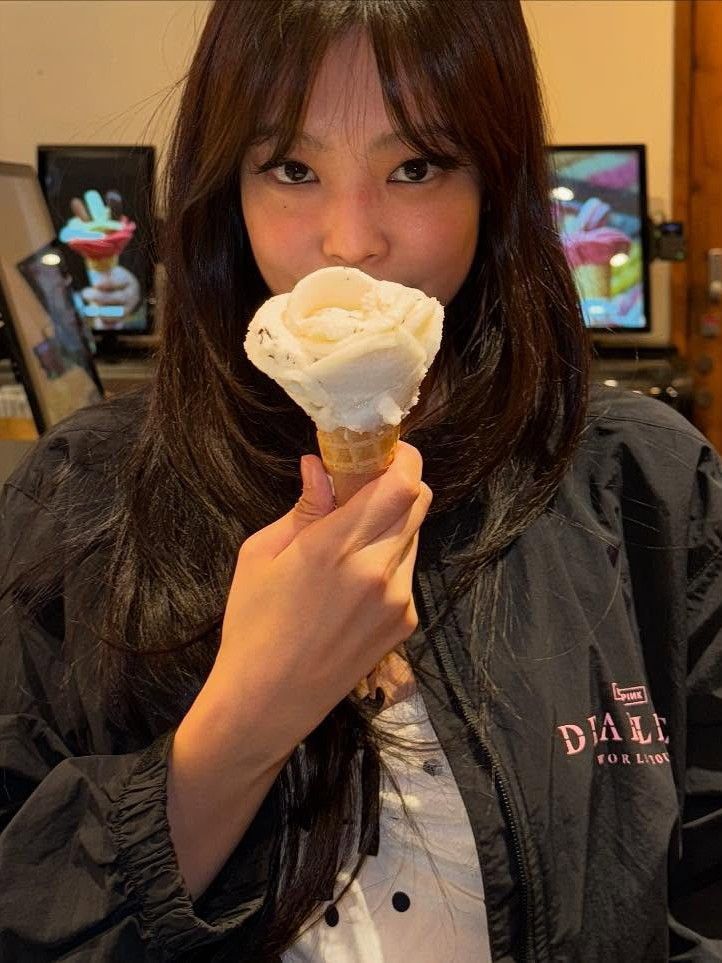 Good Evening Everyone! 

Toko Oh!Flower sudah dibuka ya, bagi kalian yang mau kirim bunga sudah bisa ya.

Ditunggu DM dengan format ordernya timan timun🤗🌷🌹🌻

-🦦