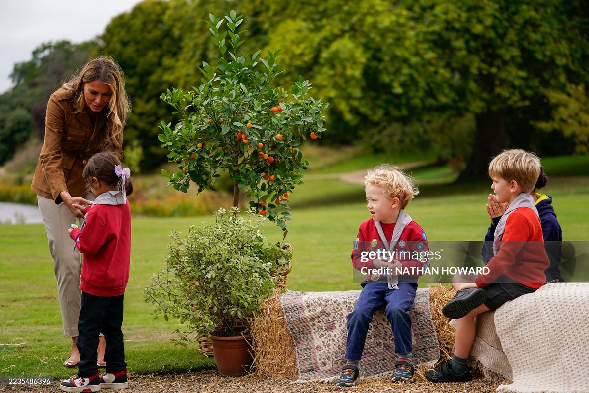 SabirahLohn's tweet photo. Catherine has a huge passion for the early years and I love that she did this engagement with Melania today. An outing with the youngest scouts, the squirrels and giving them the opportunity to earn their badges. https://t.co/GVZJFTm8CC