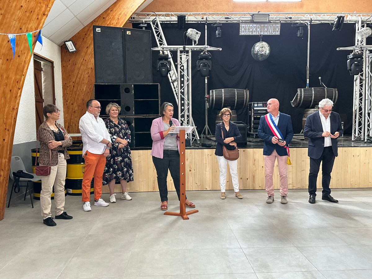 Prefet65's tweet image. #NosTerritoires | Émeline BARRIÈRE, secrétaire générale du #préfet65, a inauguré, en présence de nombreux élus, les nouveaux aménagements de la place de la mairie à Bernac-Dessus. L’État accompagne le renouveau rural en soutenant les #projets d’investissement des #communes.