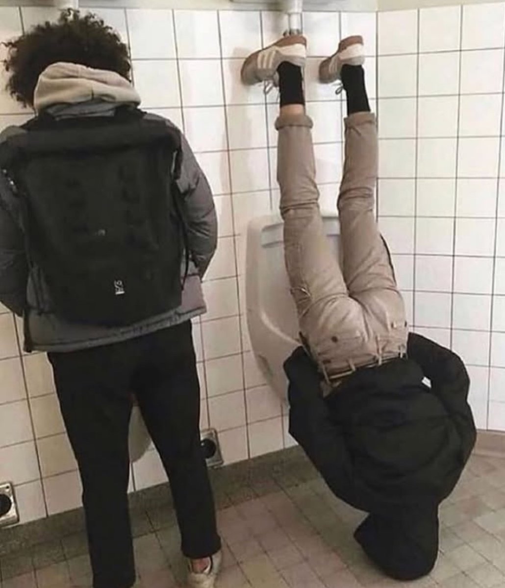 WTF I JUST WOKE UPP?????
UH HI Follow me I like to draw or animate I think
I honestly dont post that much on here but I plan to at least