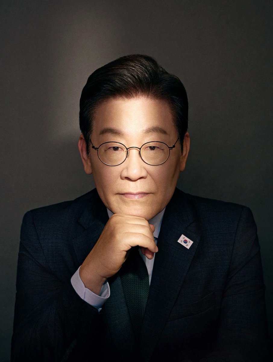 이재명 대통령은 취임 100일을 맞아, 미국 타임(TIME)매거진과 특집 기사 인터뷰를 진행했습니다.

한국을 리부트하는 이재명 대통령의 계획
📎 time.com/7317953/south-…

이재명 대통령과의 인터뷰로 보는 5가지 시사점
📎 time.com/7317903/lee-ja…