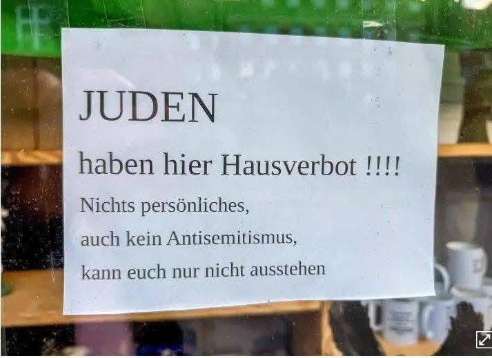 Ondertussen in Flensburg, Duitsland...