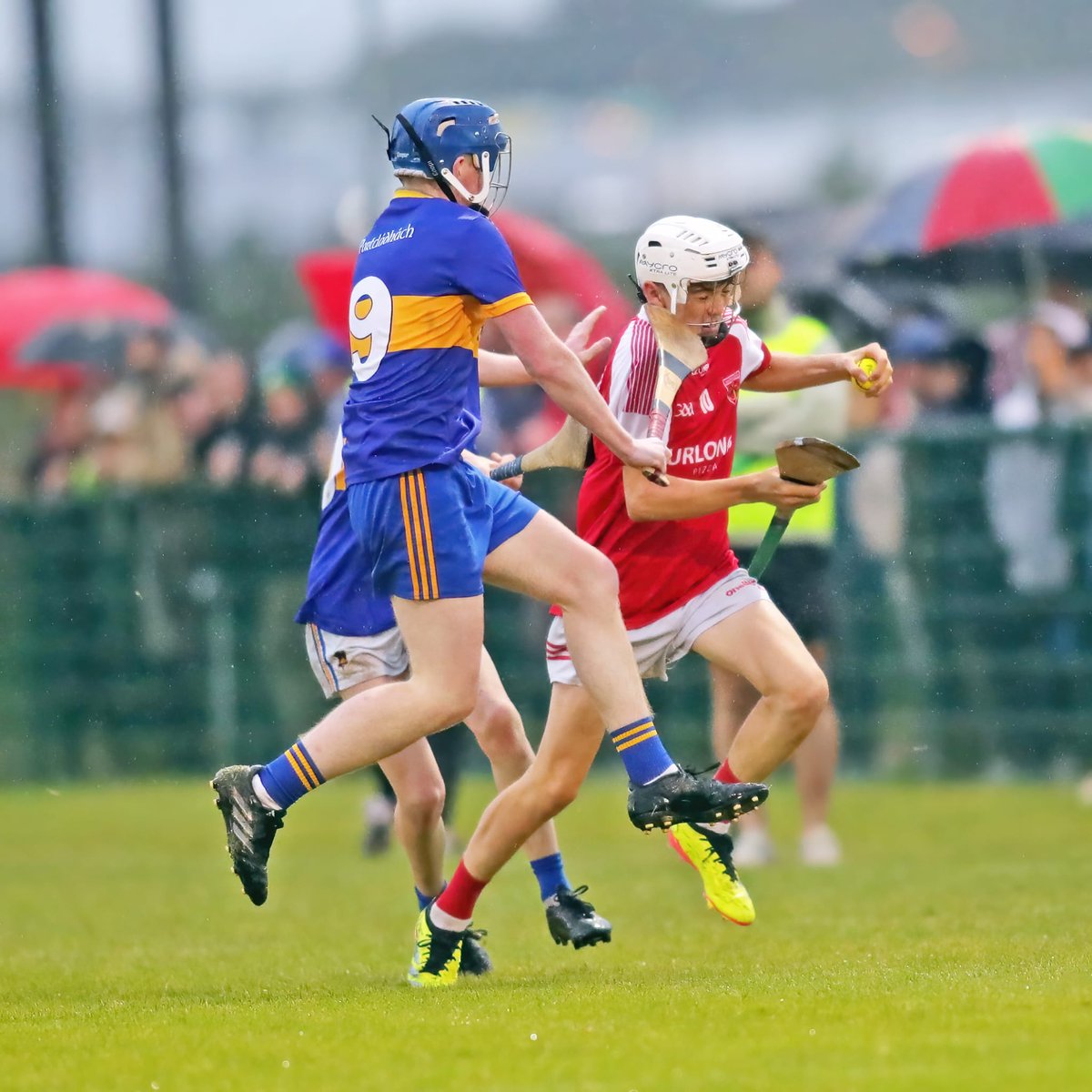 WhelanGavin's tweet photo. Thanks as well to our referees and match officials who also braved the elements on Tuesday evening last - Jack Bray (@StSavioursGAA), Ciaràn O' Toole (@NaomhPolCLG) agus Larry Power (@ballygunnerHc) #GiveRespectGetRespect #GAABelong https://t.co/mWH9YZmc8u