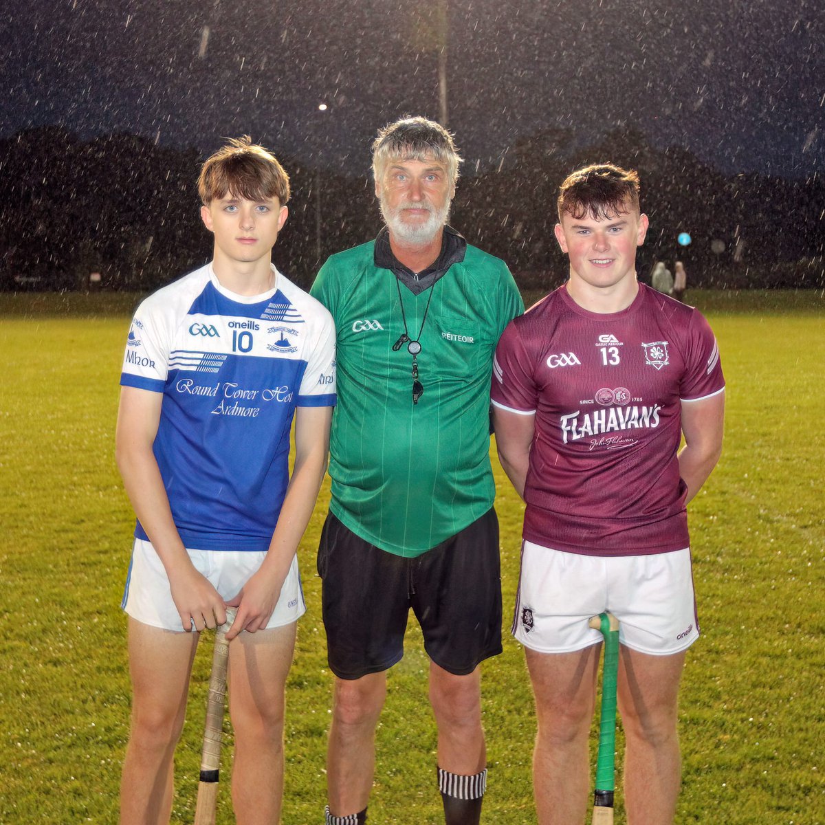 WhelanGavin's tweet photo. Thanks as well to our referees and match officials who also braved the elements on Tuesday evening last - Jack Bray (@StSavioursGAA), Ciaràn O' Toole (@NaomhPolCLG) agus Larry Power (@ballygunnerHc) #GiveRespectGetRespect #GAABelong https://t.co/mWH9YZmc8u
