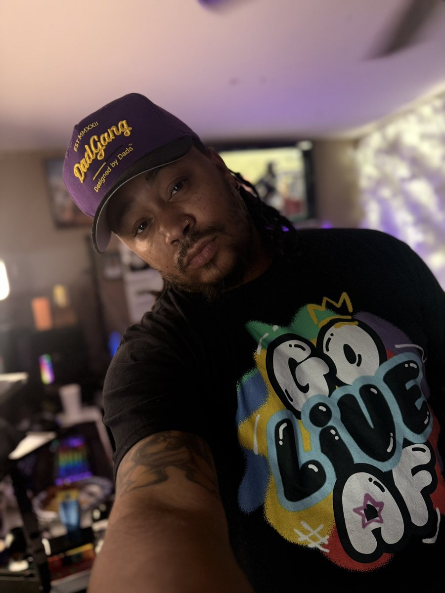 REALFLYGUYGBG's tweet image. LAST WEEK OF #LIVEAFFEST SO I DECIDED TO HAVE THE #LiveAF merch spin the block for today’s stream!! COME THROUGH 

@StreamWithMeld 

TWITCH.tv/flyguygbg