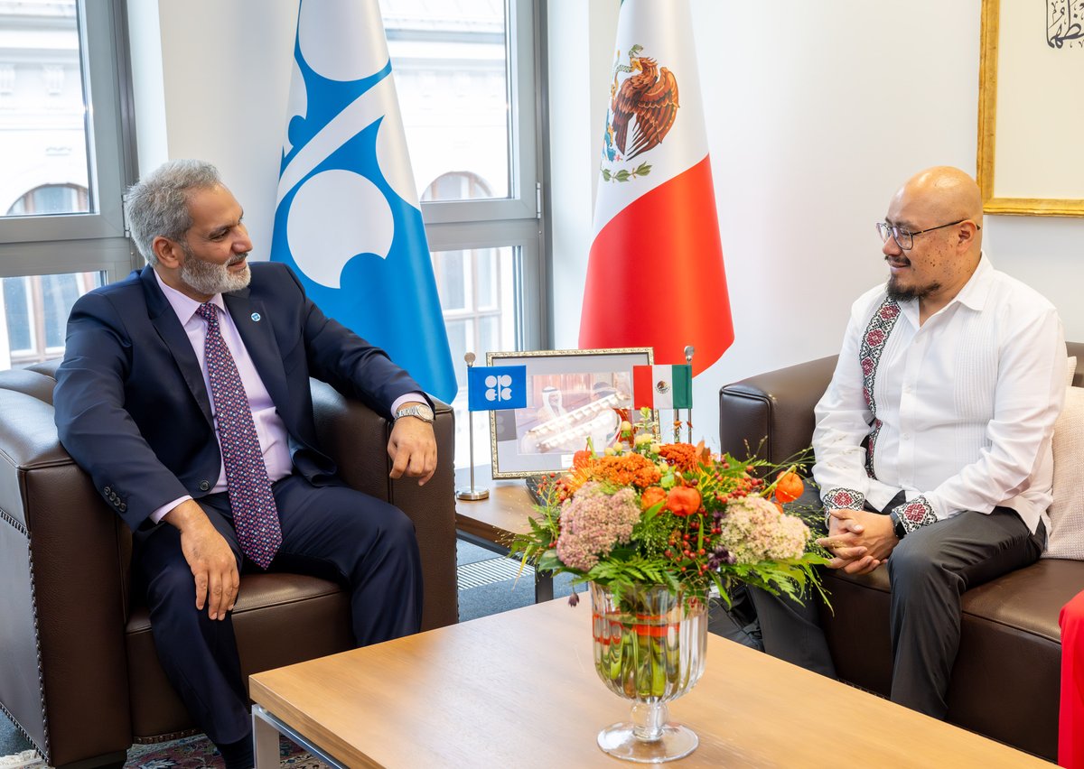 OPECSecretariat's tweet image. HE #HaithamAlGhais, OPEC Secretary General, today welcomed Mr Juan José Vidal Amaro, Undersecretary of Hydrocarbons of Mexico to the #OPEC Secretariat. Mr Vidal Amaro was joined by HE Jose Antonio Zabalgoitia Trejo, Ambassador of Mexico in Austria and Dr Laila Porras Musalem,…