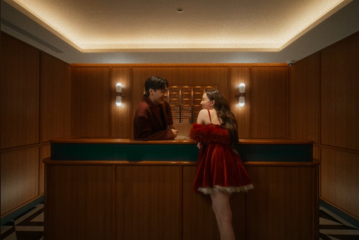 I’m falling, i’m falling for you~

#jump_DrunkInLove_MV