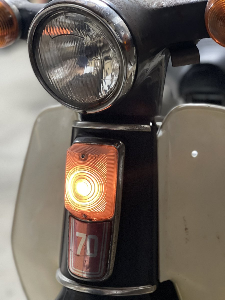 【モコ吉】 Koenigsegg Jesko Attack with Trading Card White Global64