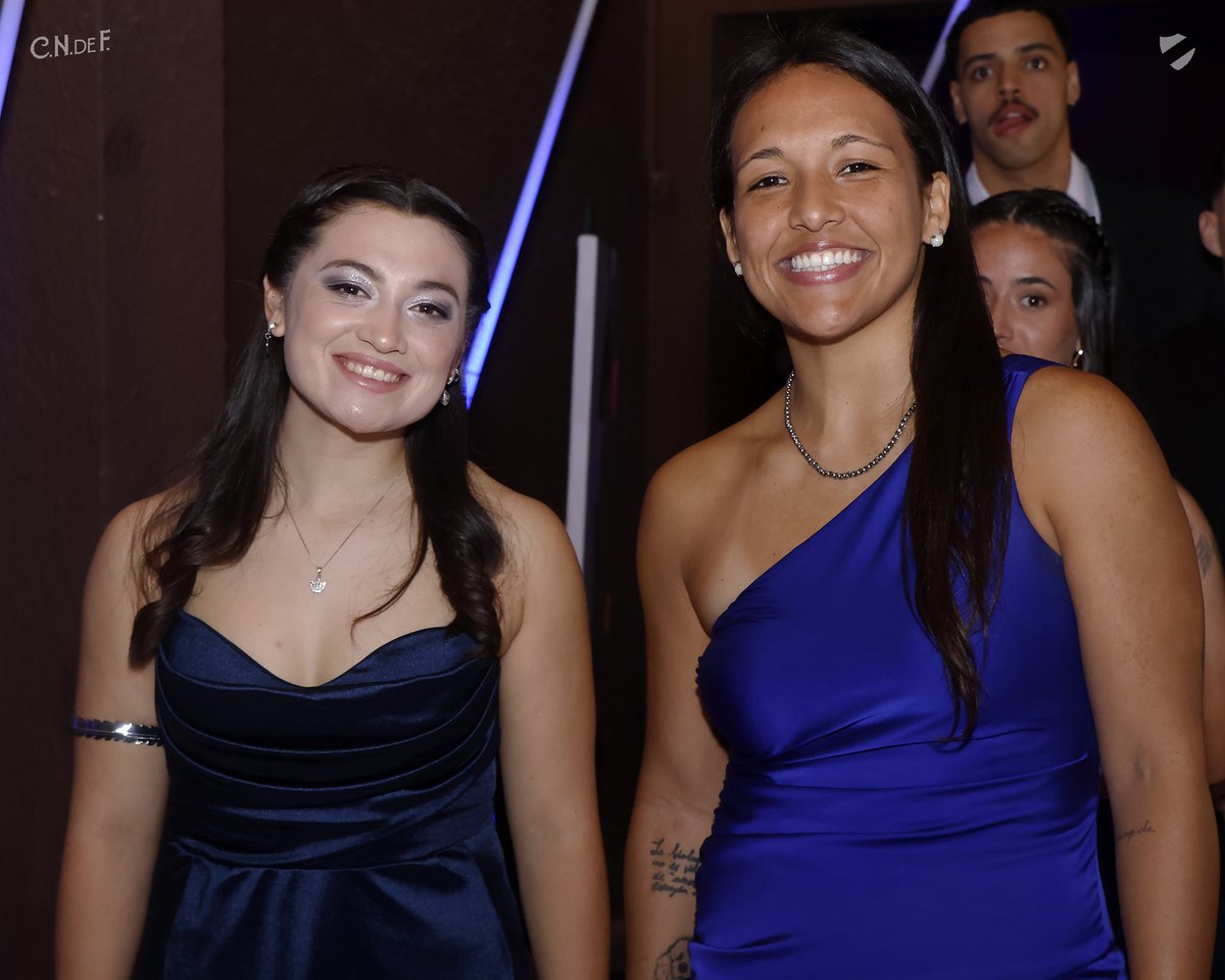 ELLAS 😍
Tirando magia en la Cena de Gala de <a href="/FundacionCNdeF/">Fundación Nacional</a> 

#MismoEscudoMismaPasión
#GalaTricolor