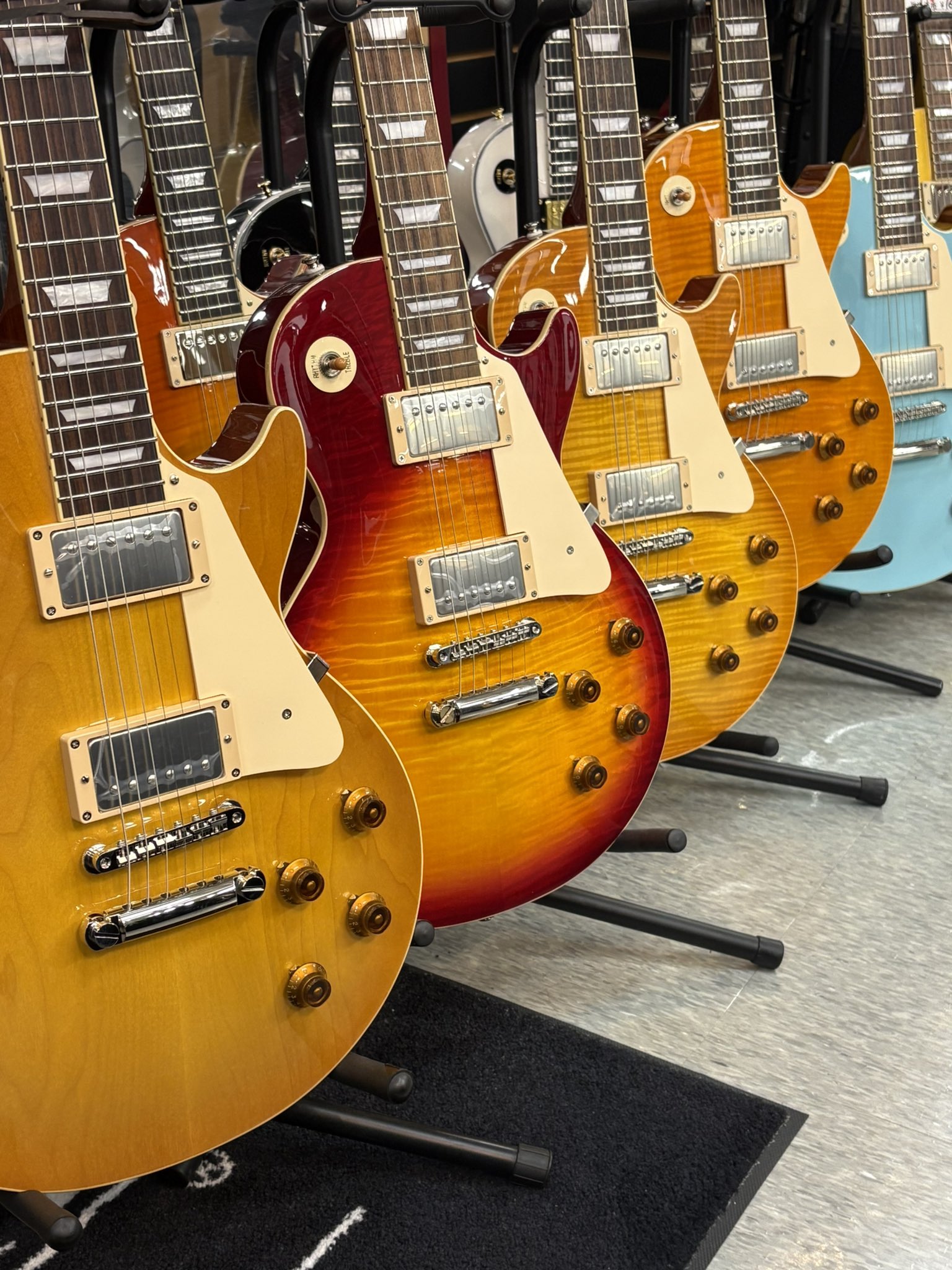 【えかさま専用】TOKAI/レスポール ギグバック・ストラップ付き えかさま専用】TOKAI/レスポール ギグバック・ストラップ付き