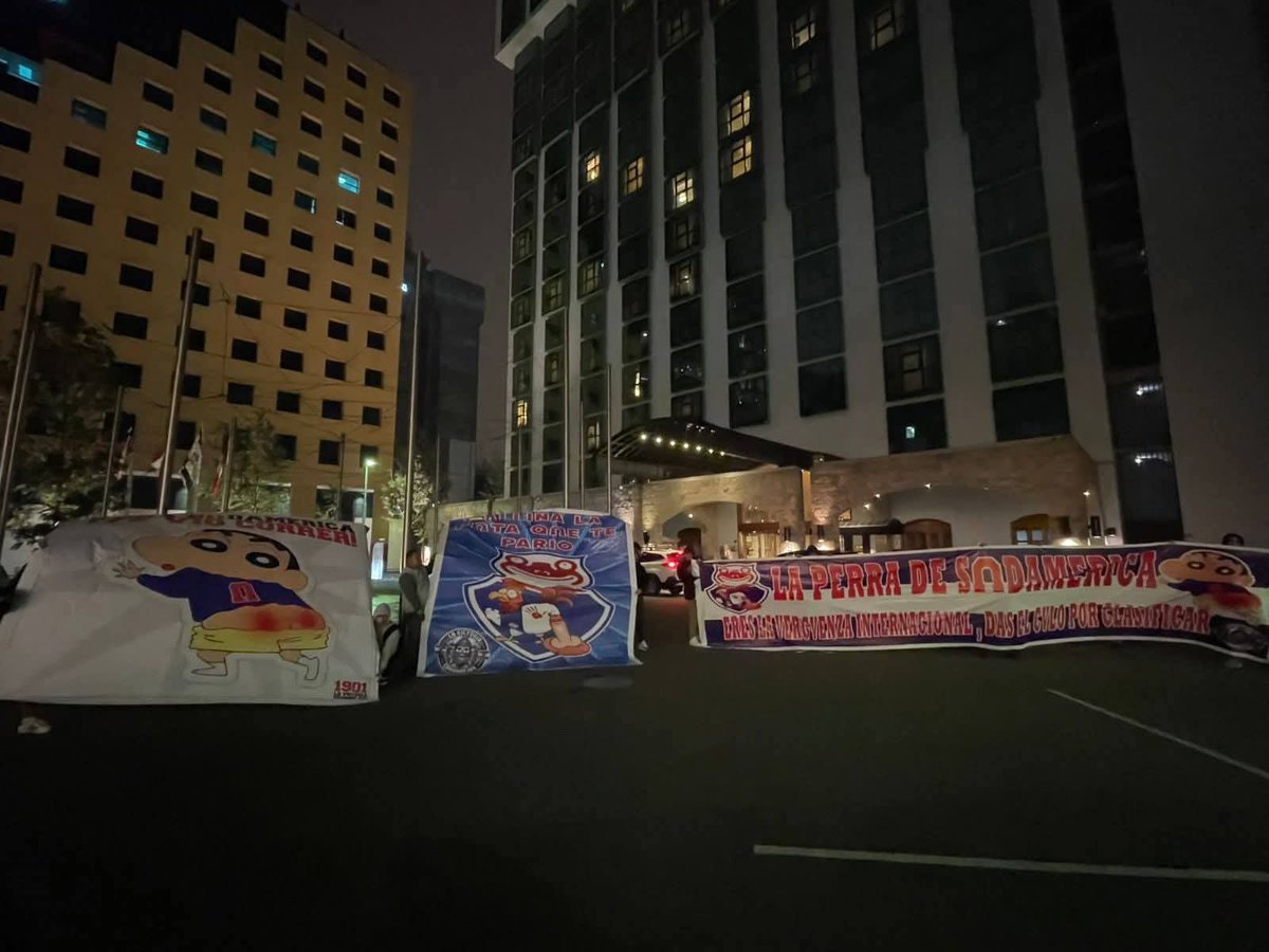 🗣️ NO AGREDIR ...CORRECALATO CORRE
LLORA POR TU VIDA Y ASÍ CLASIFICAN***

🗣️CONMEBOL H#JOS PE##A NOSOTROS TAMBIÉN QUERÍAMOS PEGARLES
🐔🚫👌🏽

 COMANDO SVR