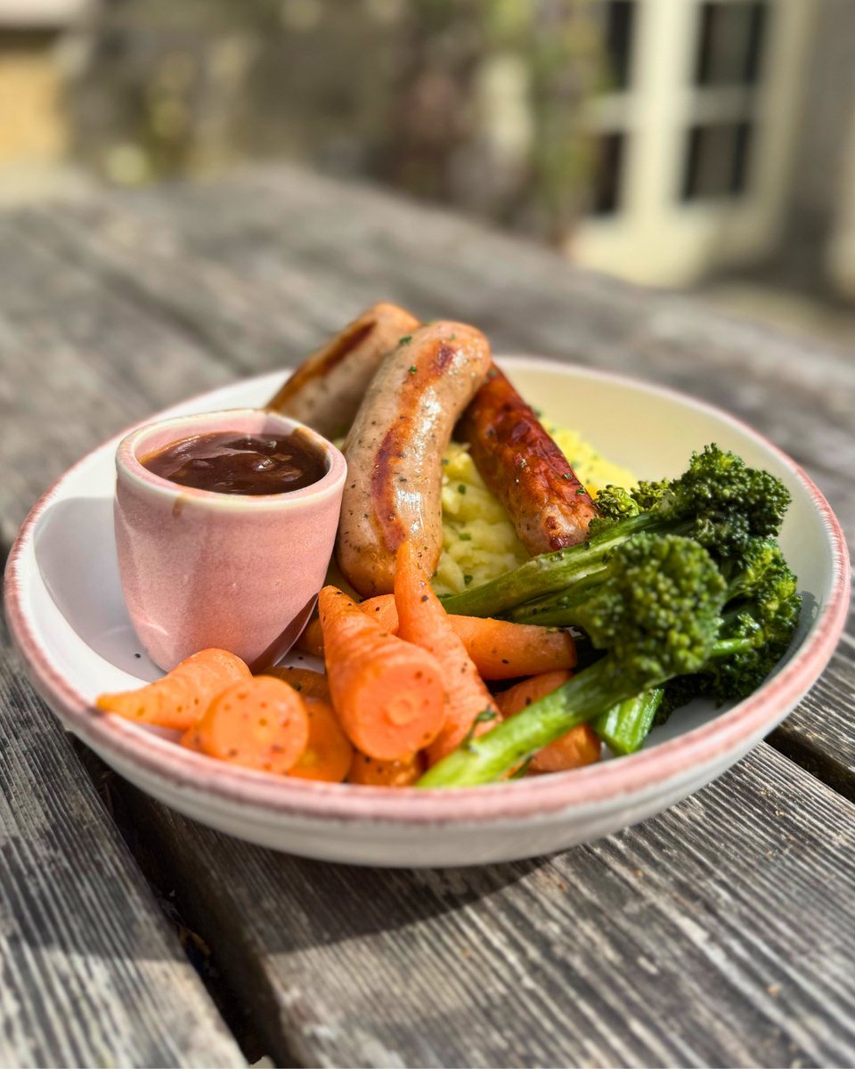 Let the scents of autumn fill your heart! Join us at Clocktower Kitchen for a cosy meal that celebrates the season. 🍂❤️ #FoodieHeaven