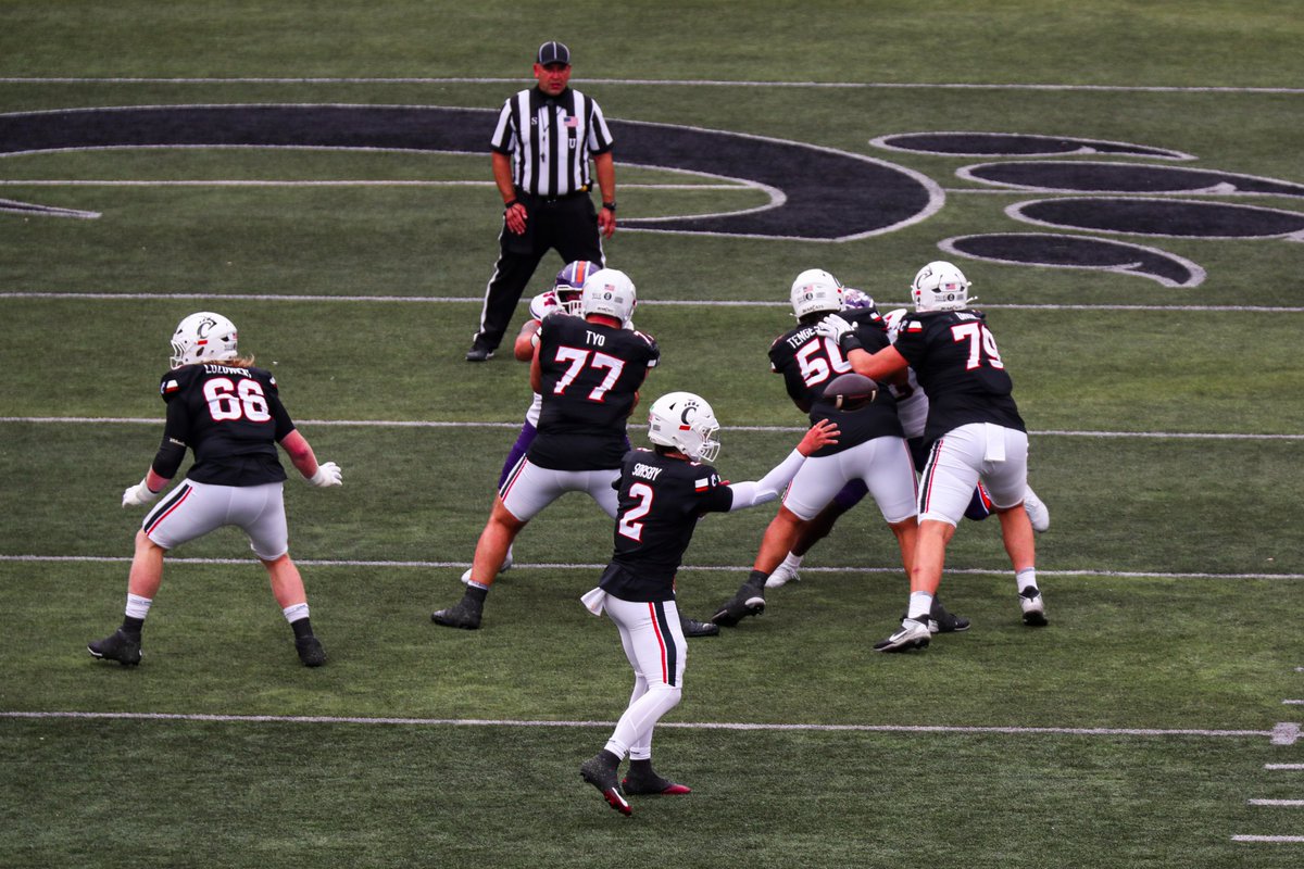 1️⃣ of 5️⃣ teams nationally to not allow a sack through week three