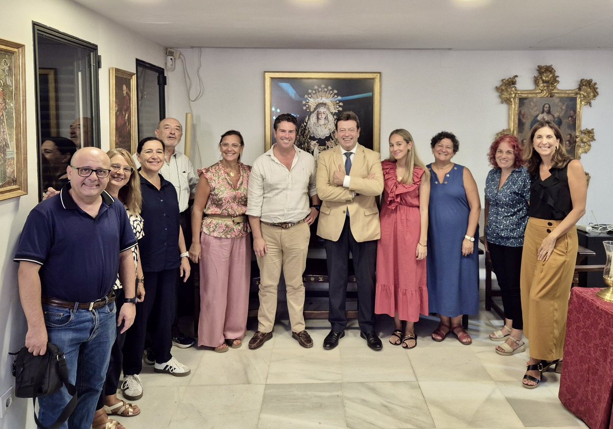 ¡A por el nuevo curso! 🎉

Reunión de inicio con tutores, coordinadores, voluntarios y nuevas incorporaciones 🙌🏻

🙏🏻 Que la Virgen nos ayude en nuestro trabajo junto a los jóvenes estudiantes del Polígono Sur de #Sevilla

<a href="/SoledadSLorenzo/">La Soledad de San Lorenzo</a>