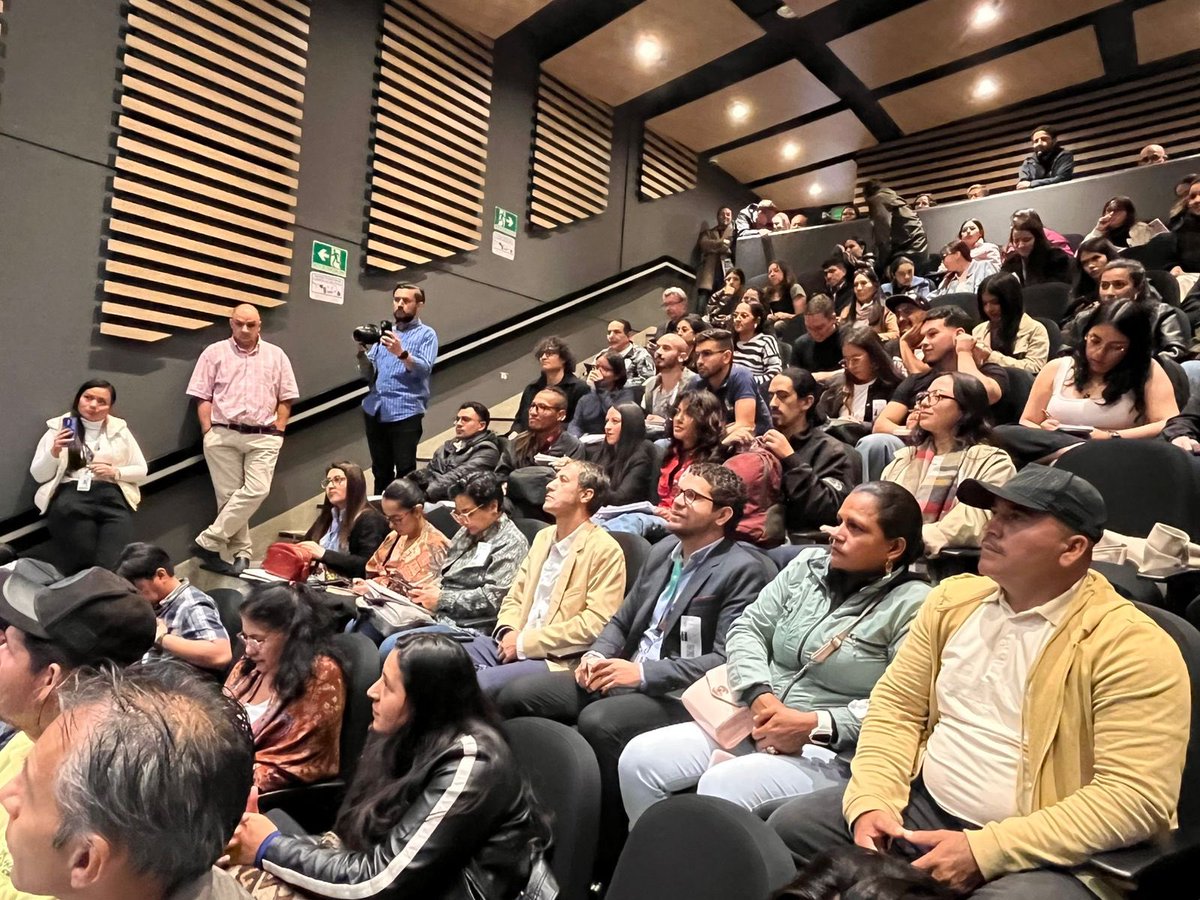 IDEAMColombia's tweet photo. 🔉Hoy presentamos al @MinAmbienteCo y al SINA los resultados del 1er ciclo del Inventario Forestal Nacional 🌳 para el bioma Amazónico.

Información para conocer, gestionar y conservar la riqueza de nuestros bosques. 🌱 https://t.co/WabhbVLouD