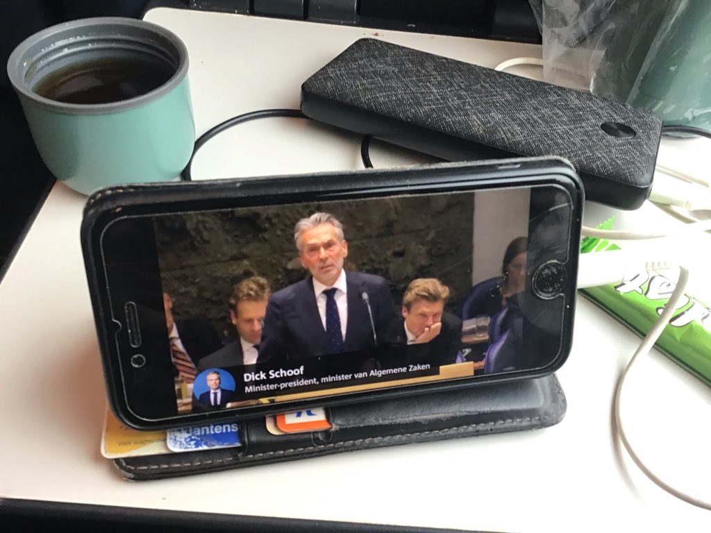 suusonline's tweet image. Zo, we rijden weer. Pfff... 
Als ik alcohol zou lusten, zou ik behoefte hebben aan een borrel. 
#APB