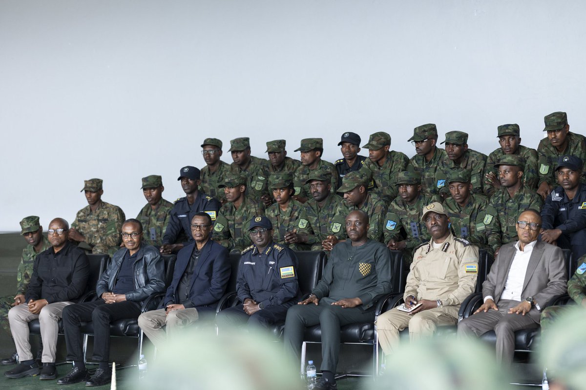 dr_dash250's tweet photo. Aya makuru mwari mwayamenye?🇷🇼♥️

U Rwanda rugiye kuba igihugu cya mbere muri Africa gifite Military base ihoraho cyangwa icyo nakwita Idifensi muri terime za gisirikare 😅 mu kindi gihugu cya Africa 

Ibi bimenyerewe kuri America aho iba ifite abasirikare na base zabo mu bindi bihugu 

President Paul Kagame arimo kubaka u Rwanda rushikamye aho inzego z’umutekano z’u Rwanda zigomba kuba igisubizo ku mutekano muke muri Africa.

Muri Cabo Delgado muri Mozambique niho u Rwanda rugiye gushinga icyicaro gihoraho. 

Centrafrika ishobora kuba igihugu cya Kabiri.